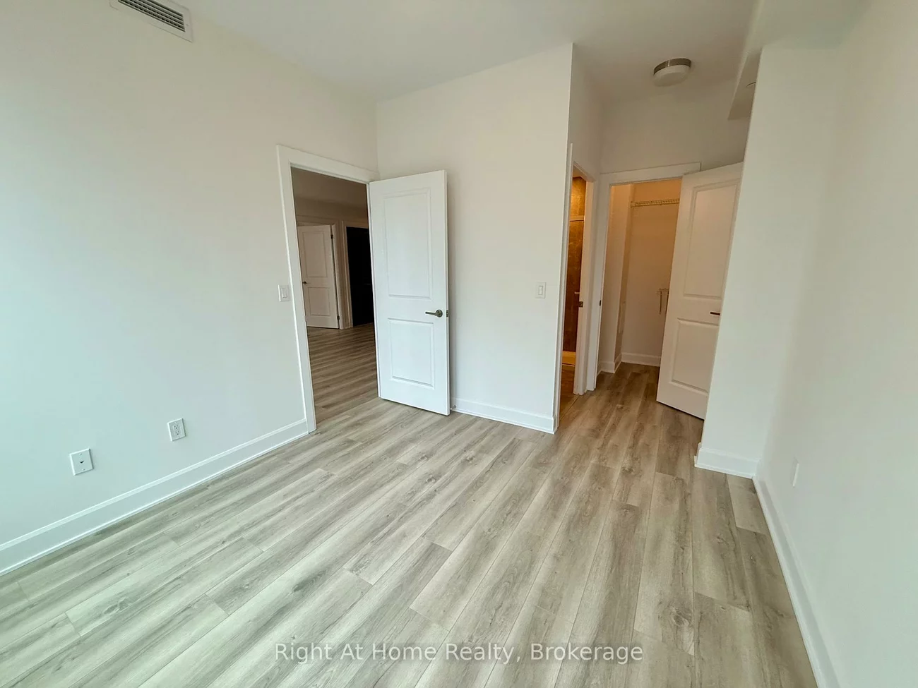 3240, William Coltson, 1010 - JM Joshua Meadows, Oakville