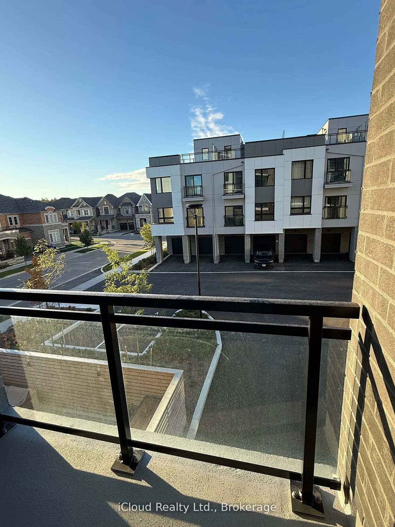 3250, Carding Mill, 1008 - GO Glenorchy, Oakville