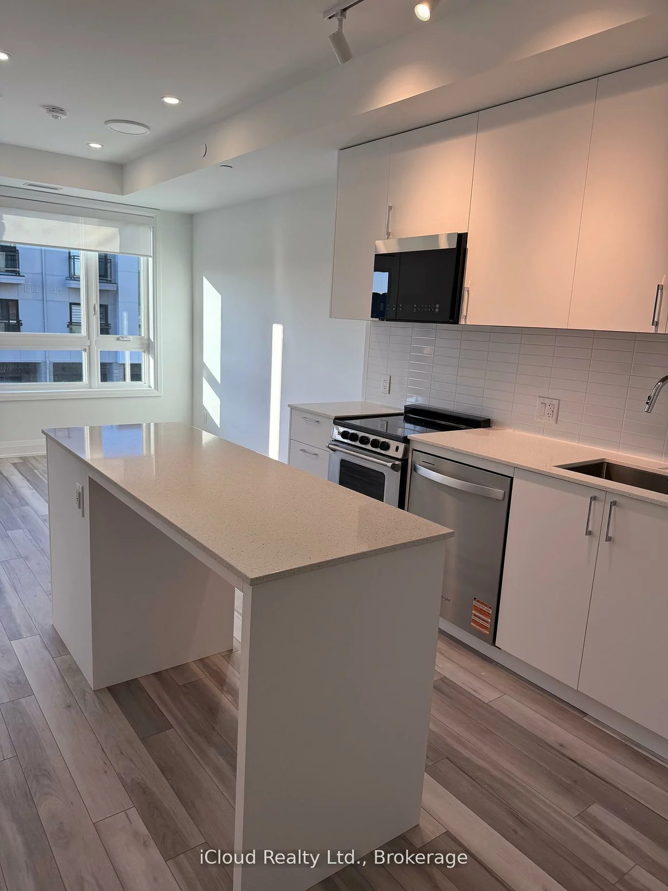 3250, Carding Mill, 1008 - GO Glenorchy, Oakville