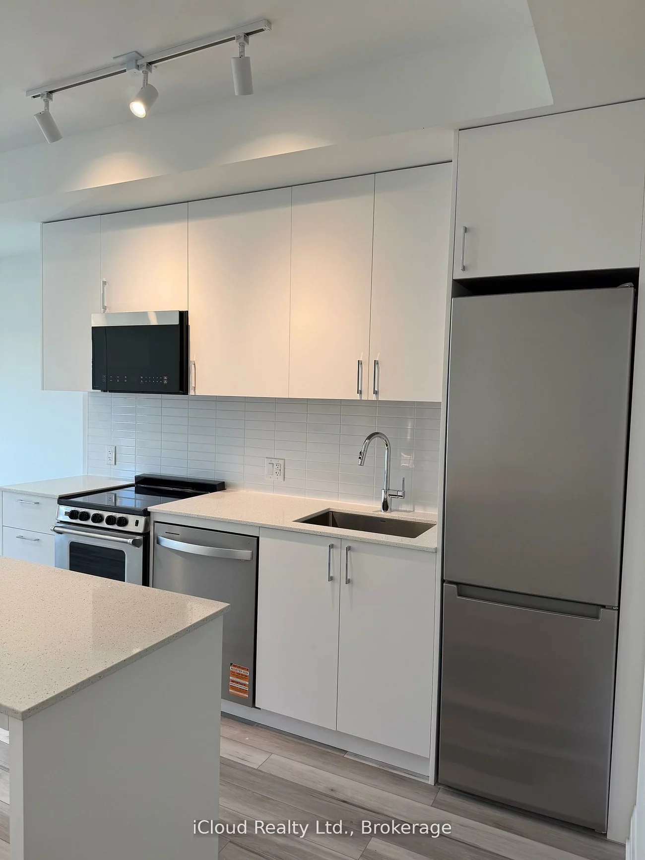 3250, Carding Mill, 1008 - GO Glenorchy, Oakville