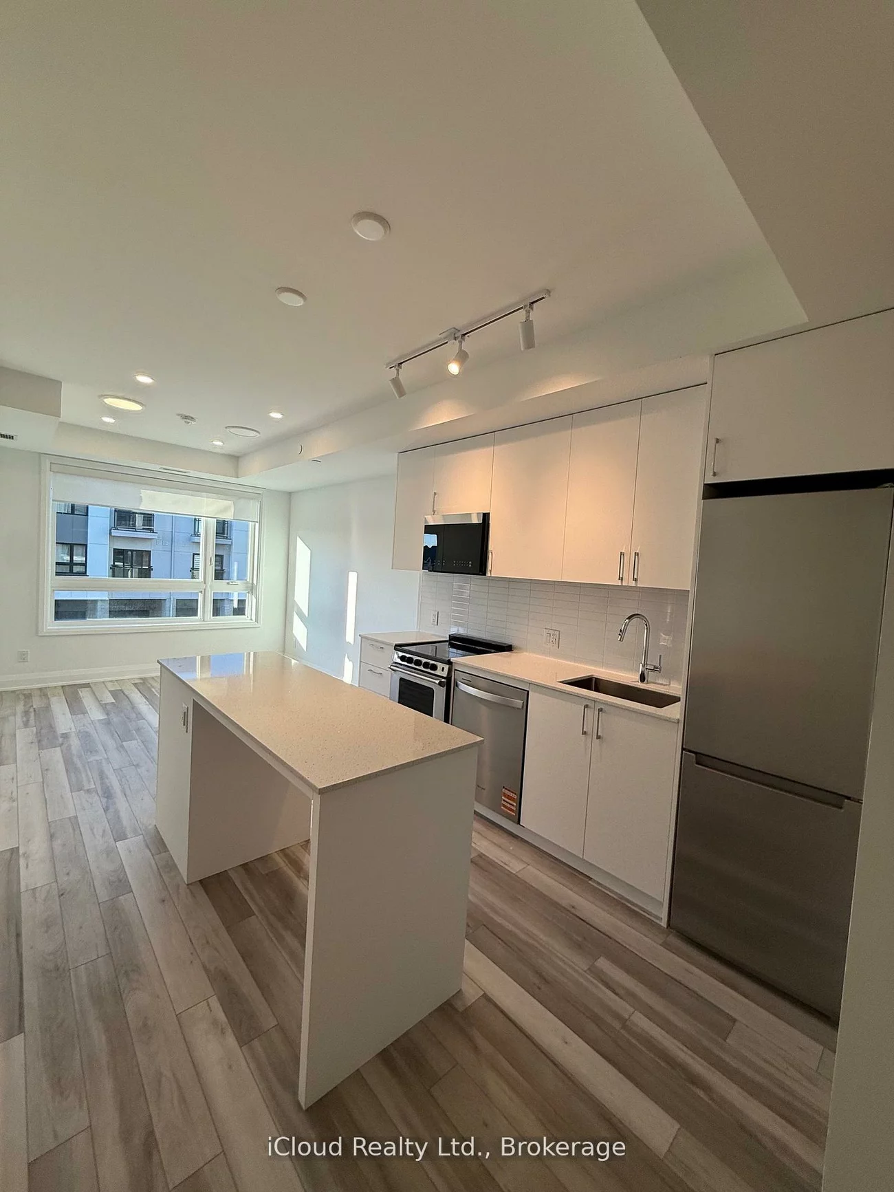 3250, Carding Mill, 1008 - GO Glenorchy, Oakville