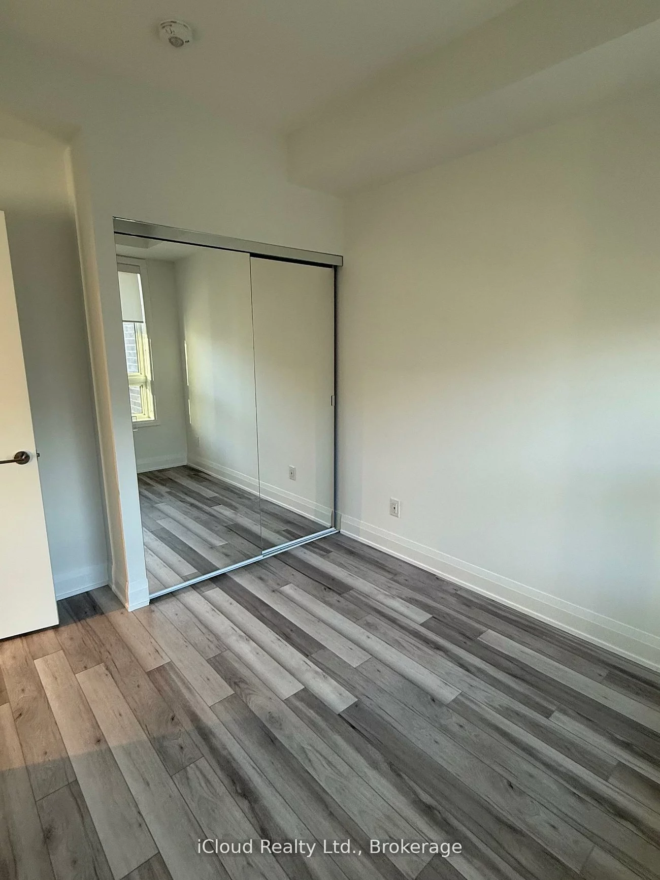 3250, Carding Mill, 1008 - GO Glenorchy, Oakville