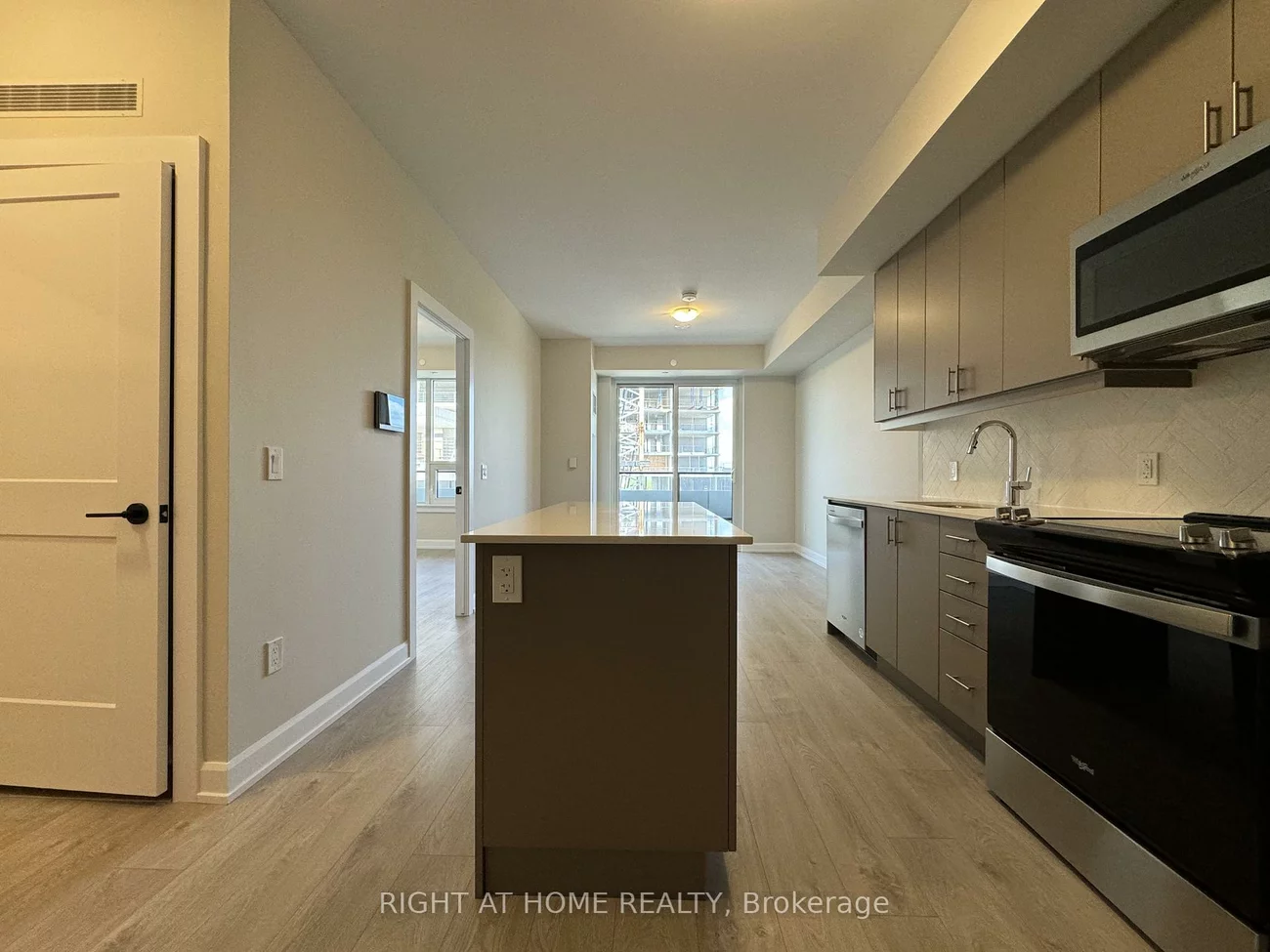 3220, William Coltson, 1010 - JM Joshua Meadows, Oakville