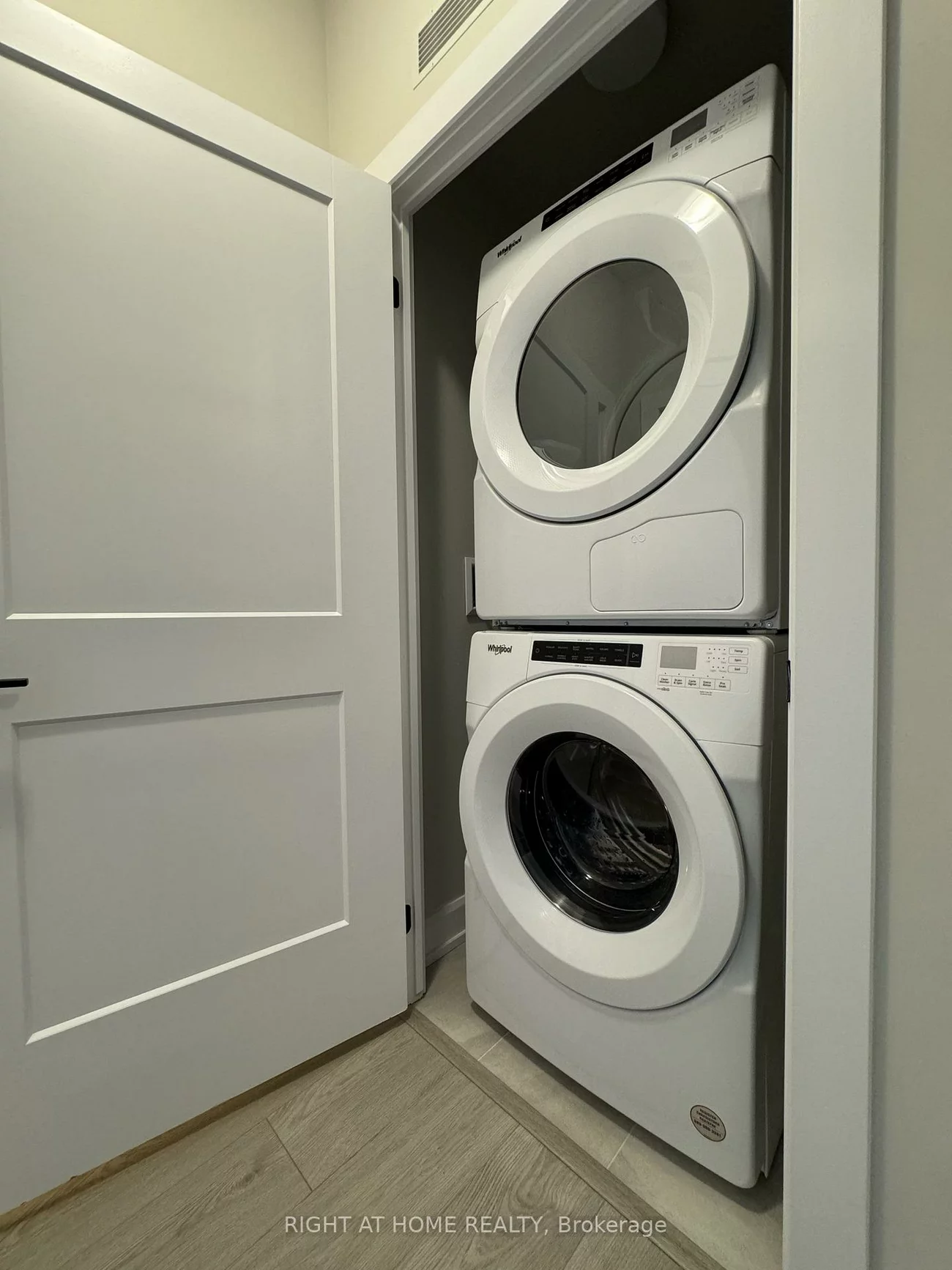 3220, William Coltson, 1010 - JM Joshua Meadows, Oakville