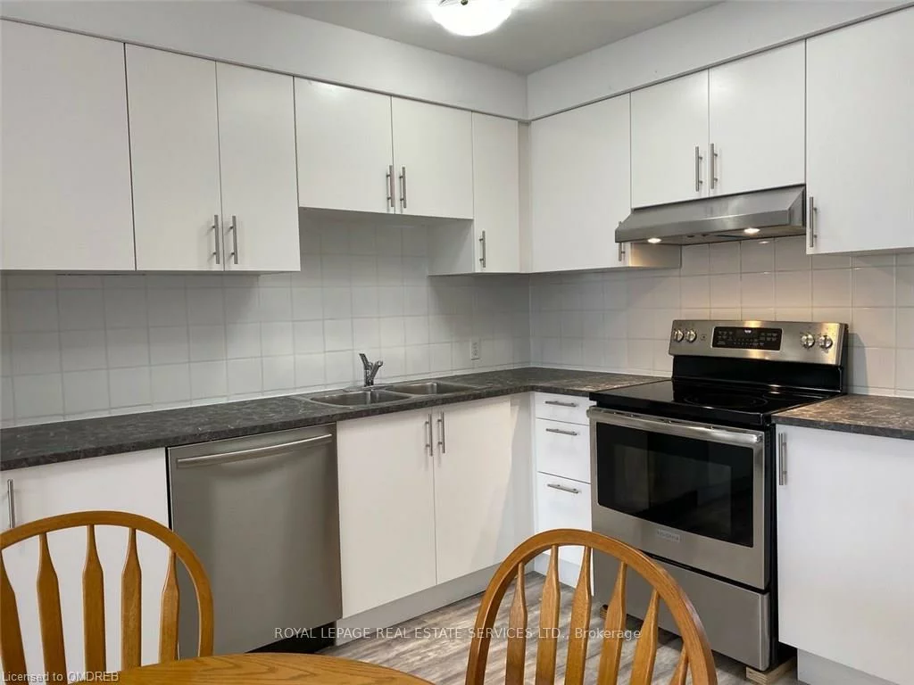 385, KERR, 1002 - CO Central, Oakville