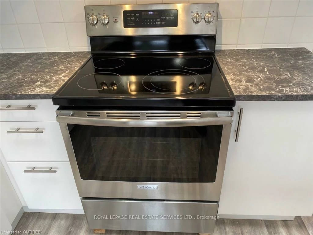 385, KERR, 1002 - CO Central, Oakville