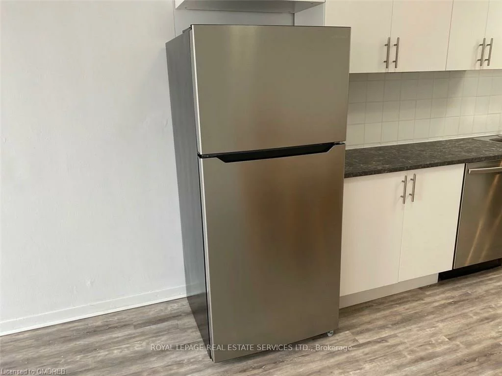 385, KERR, 1002 - CO Central, Oakville