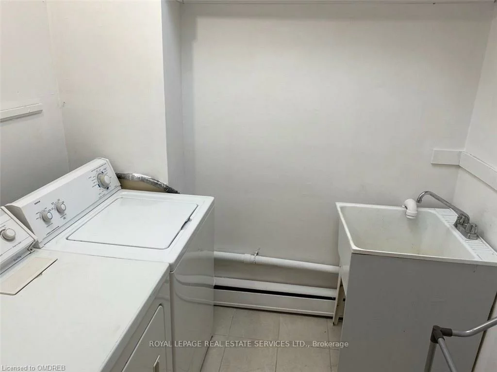 385, KERR, 1002 - CO Central, Oakville