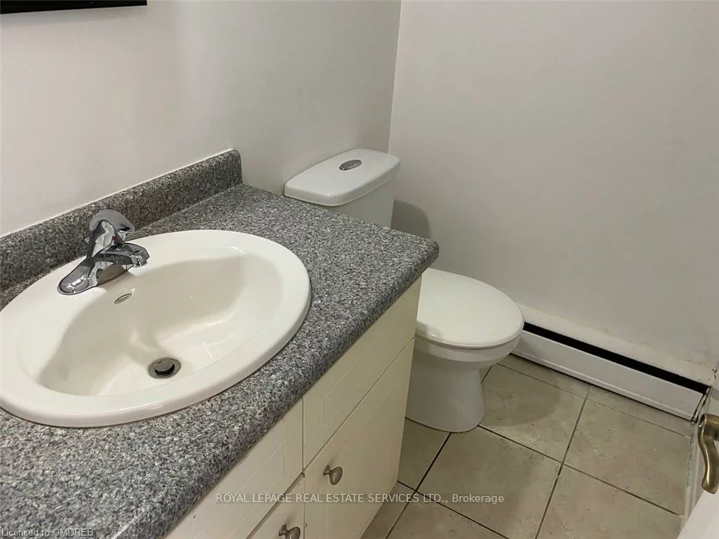 385, KERR, 1002 - CO Central, Oakville