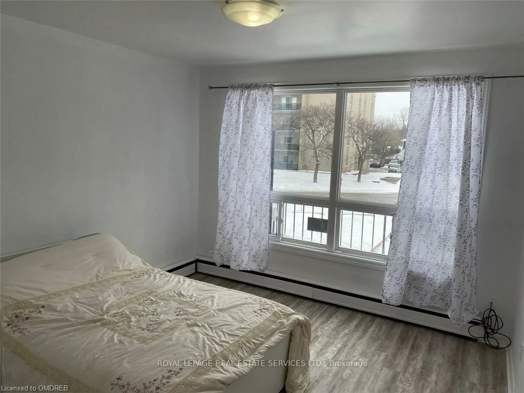 385, KERR, 1002 - CO Central, Oakville