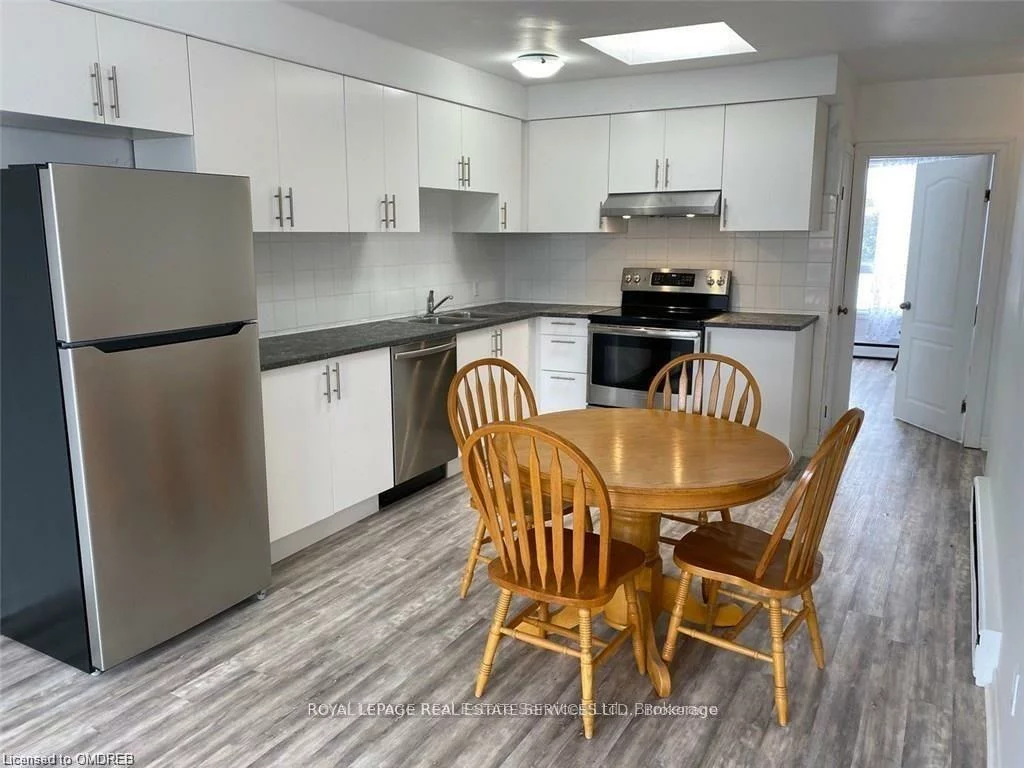 385, KERR, 1002 - CO Central, Oakville