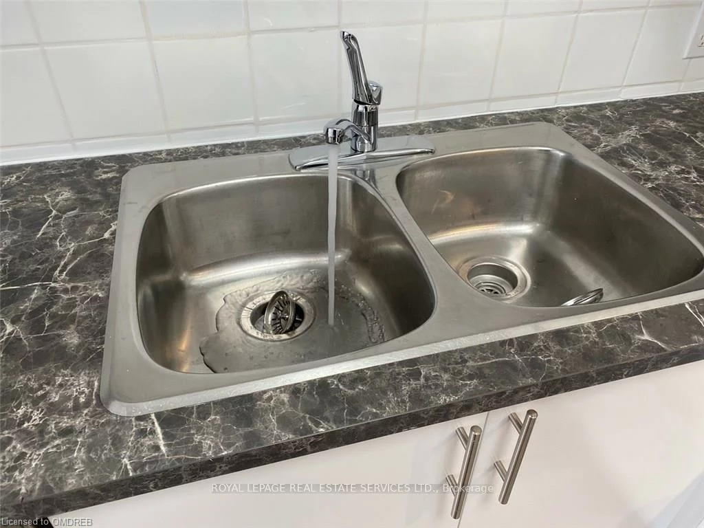 385, KERR, 1002 - CO Central, Oakville