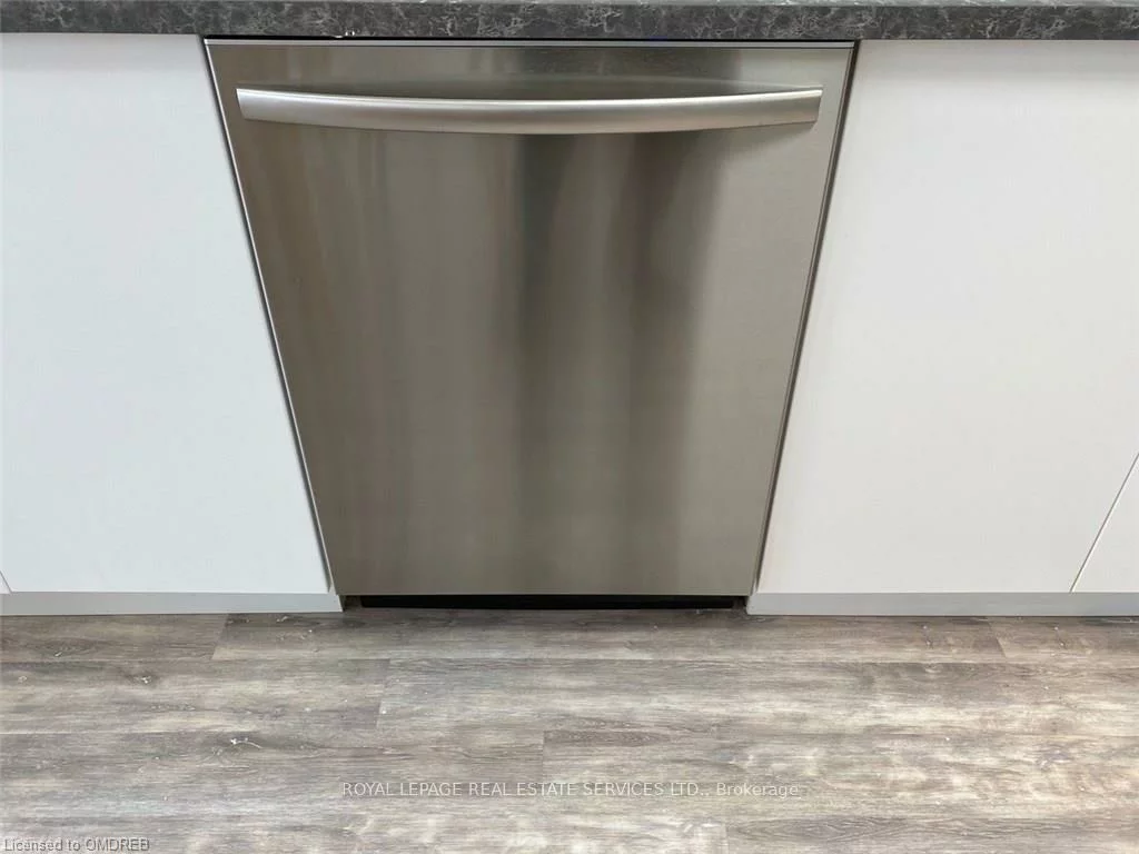 385, KERR, 1002 - CO Central, Oakville