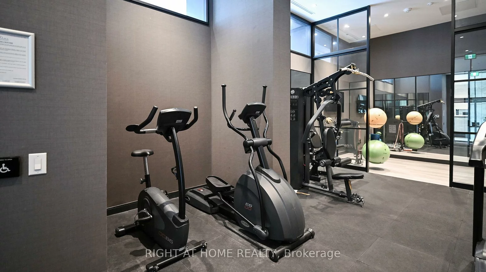 3005, Pine Glen, 1019 - WM Westmount, Oakville