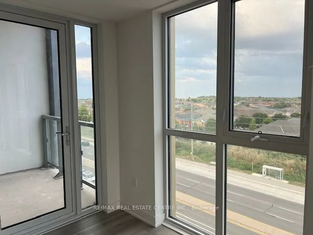 1005, Dundas, 1010 - JM Joshua Meadows, Oakville