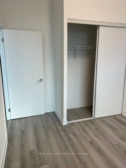 1005, Dundas, 1010 - JM Joshua Meadows, Oakville