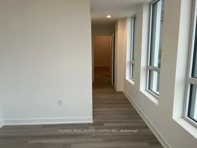 1005, Dundas, 1010 - JM Joshua Meadows, Oakville