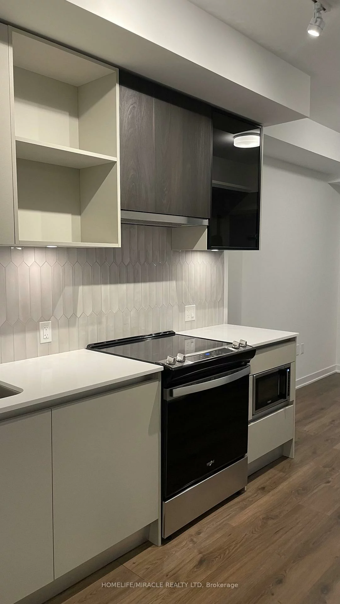 395, Dundas, 1008 - GO Glenorchy, Oakville