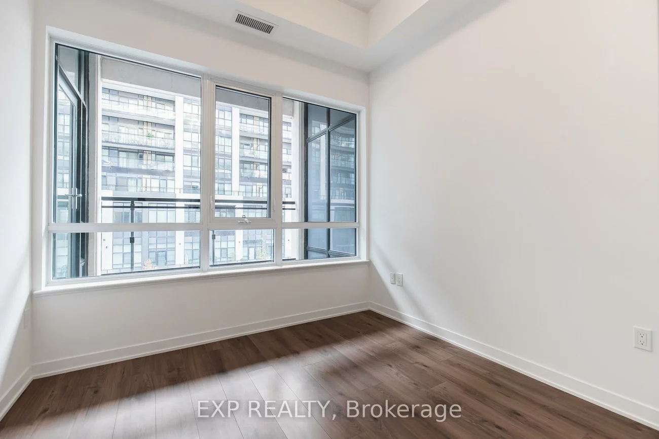 395, Dundas Street West, 1008 - GO Glenorchy, Oakville