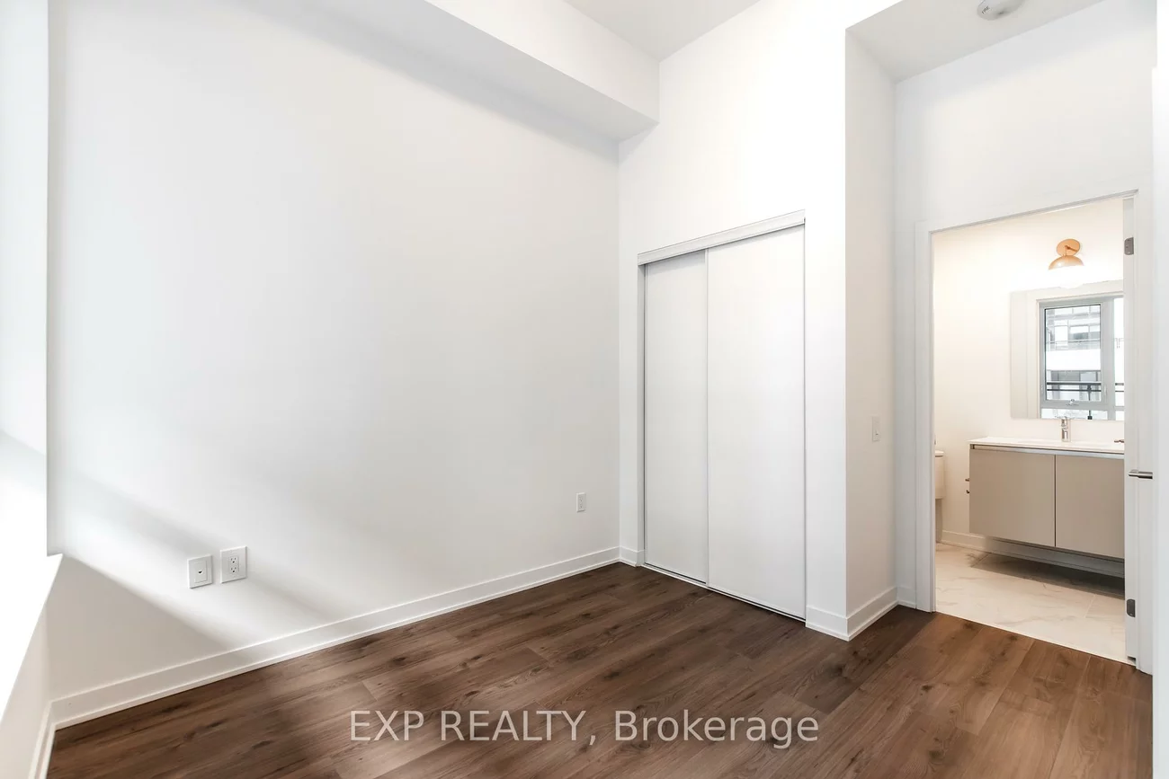 395, Dundas Street West, 1008 - GO Glenorchy, Oakville