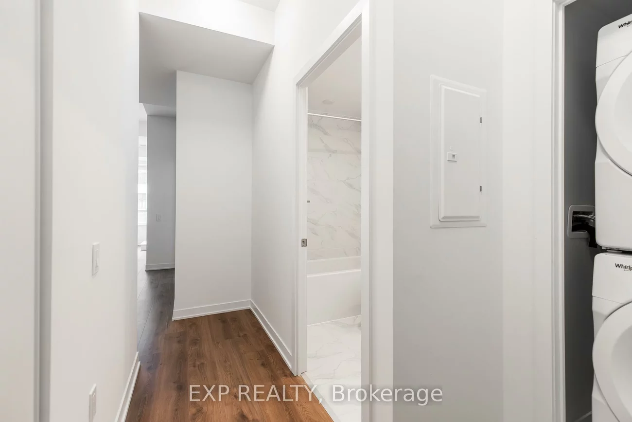 395, Dundas Street West, 1008 - GO Glenorchy, Oakville