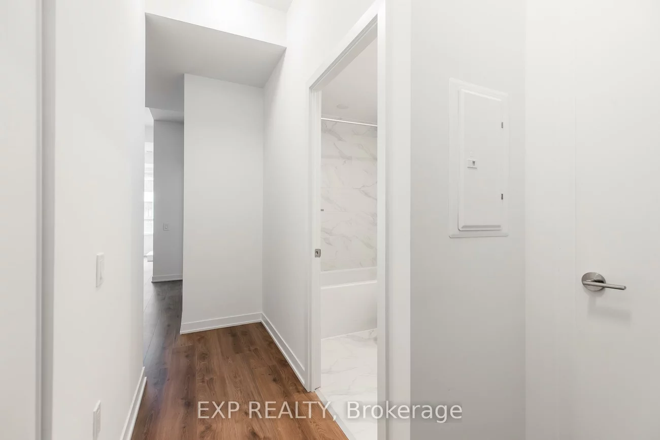 395, Dundas Street West, 1008 - GO Glenorchy, Oakville