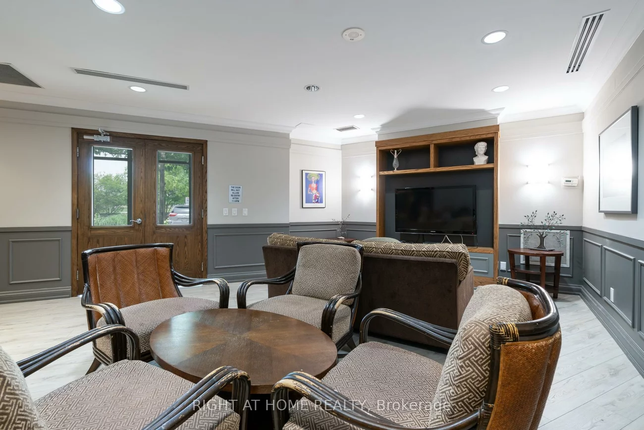 2379, Central Park, 1015 - RO River Oaks, Oakville