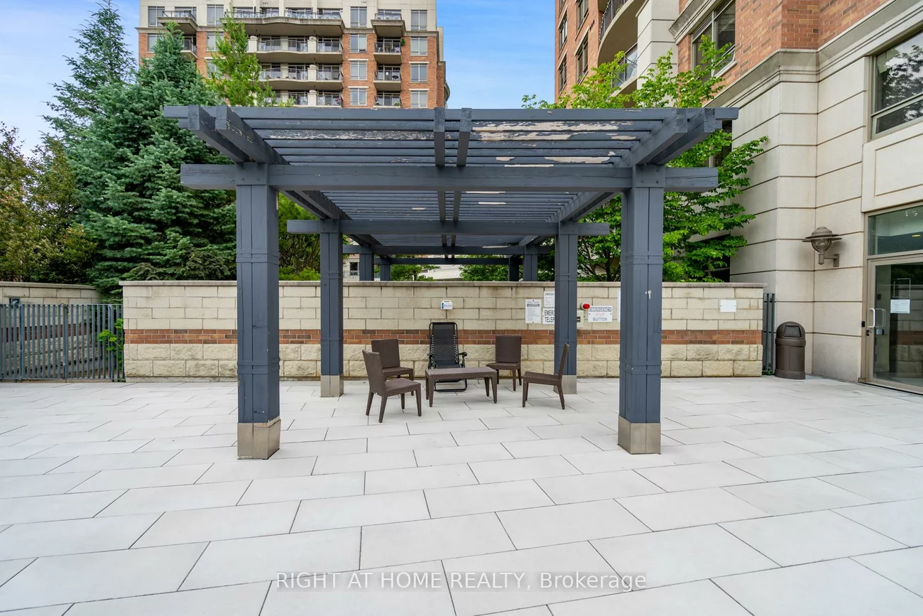 2379, Central Park, 1015 - RO River Oaks, Oakville