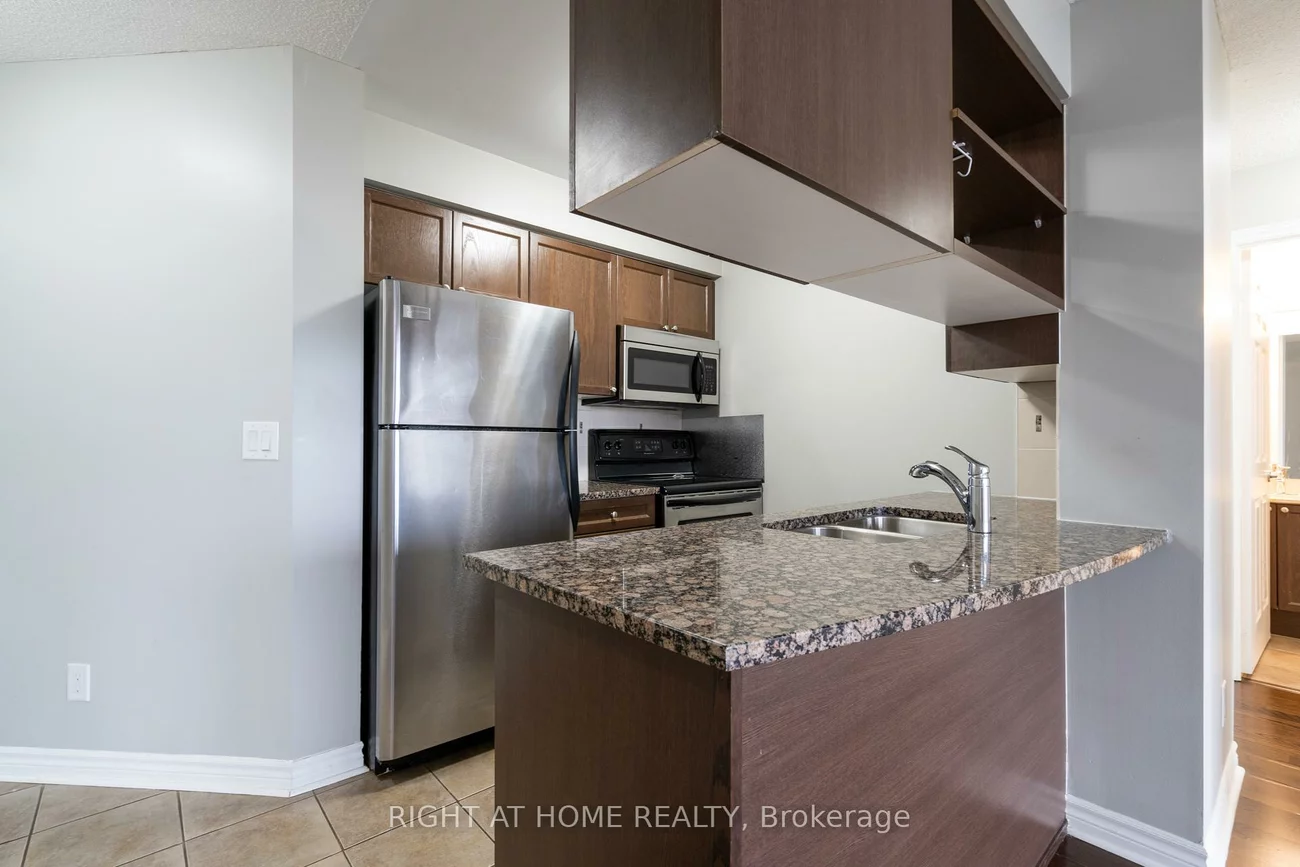 2379, Central Park, 1015 - RO River Oaks, Oakville