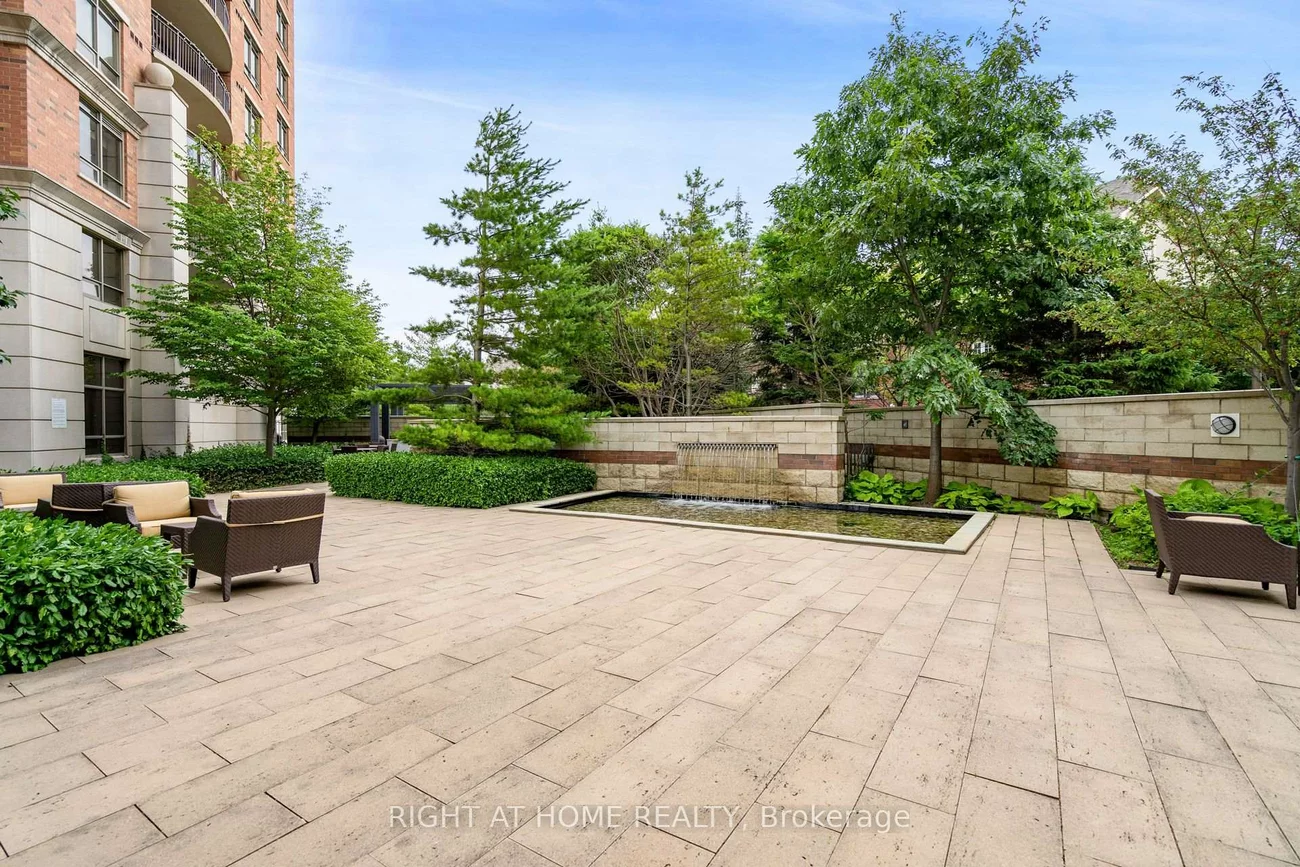 2379, Central Park, 1015 - RO River Oaks, Oakville