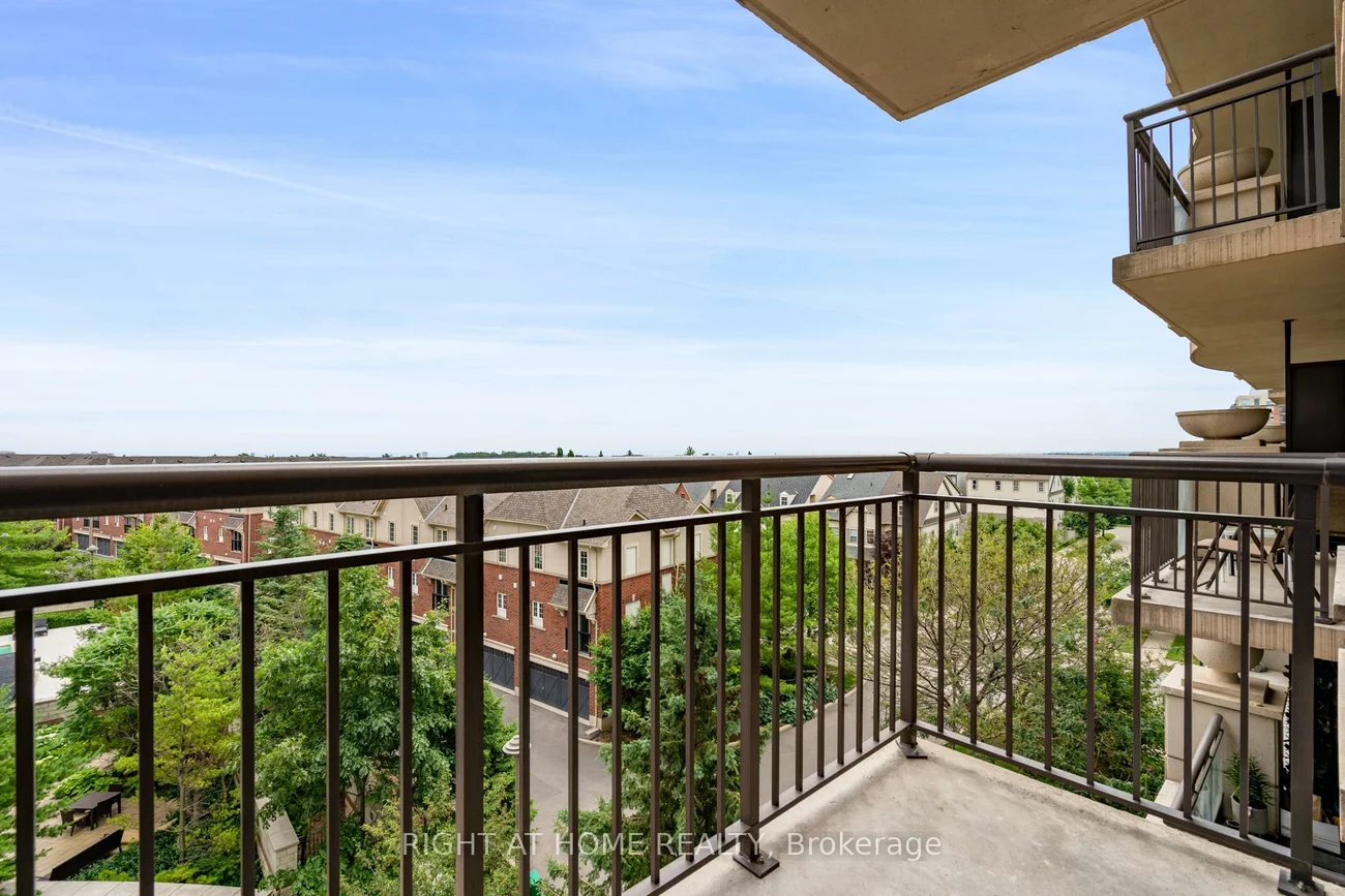 2379, Central Park, 1015 - RO River Oaks, Oakville