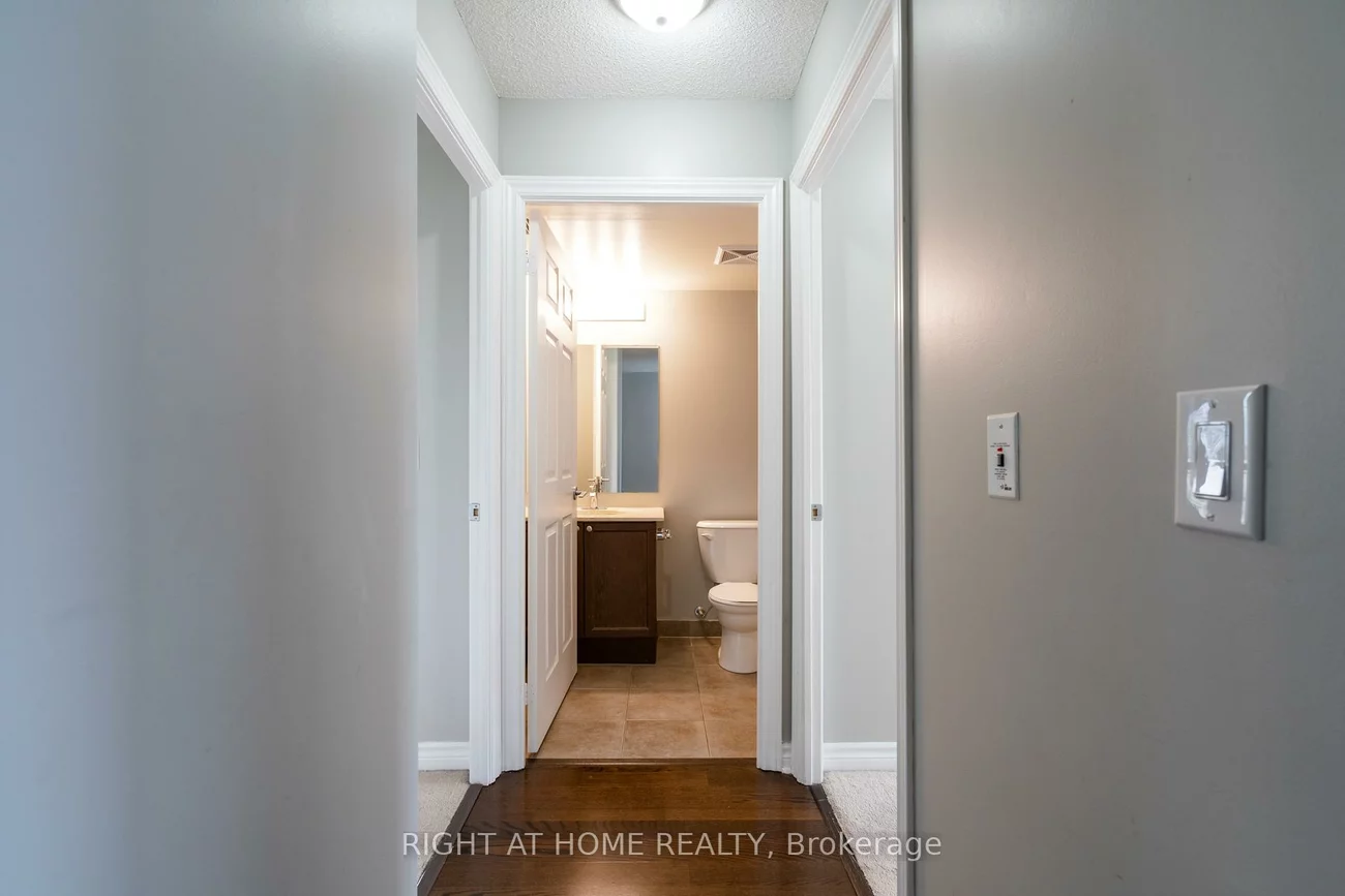 2379, Central Park, 1015 - RO River Oaks, Oakville