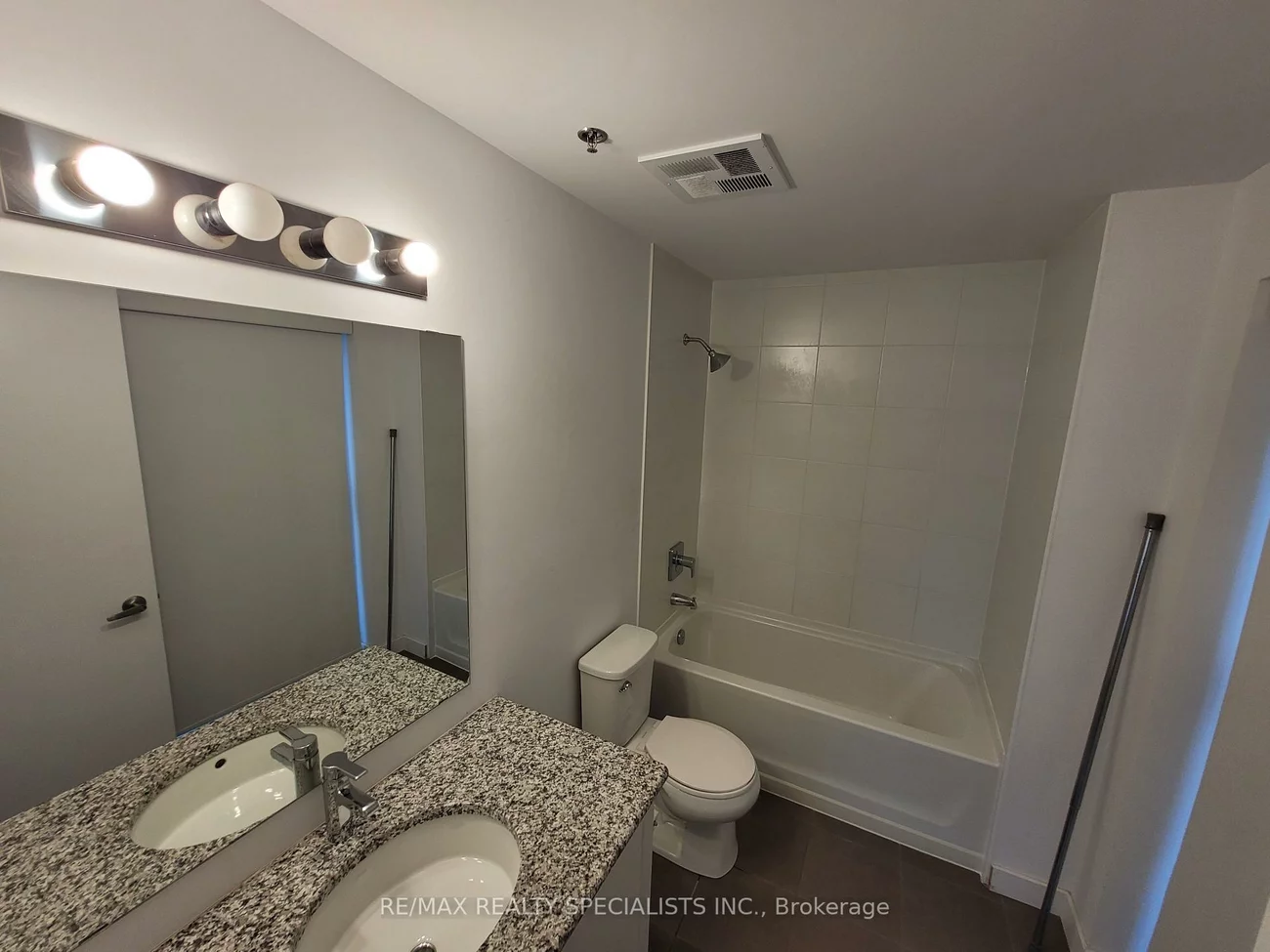 2490, Old Bronte, 1019 - WM Westmount, Oakville