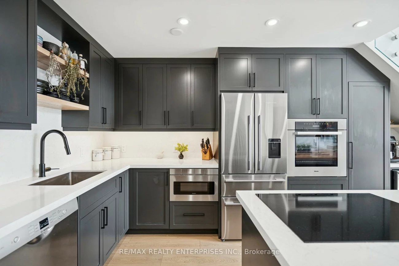 185, Robinson, 1013 - OO Old Oakville, Oakville