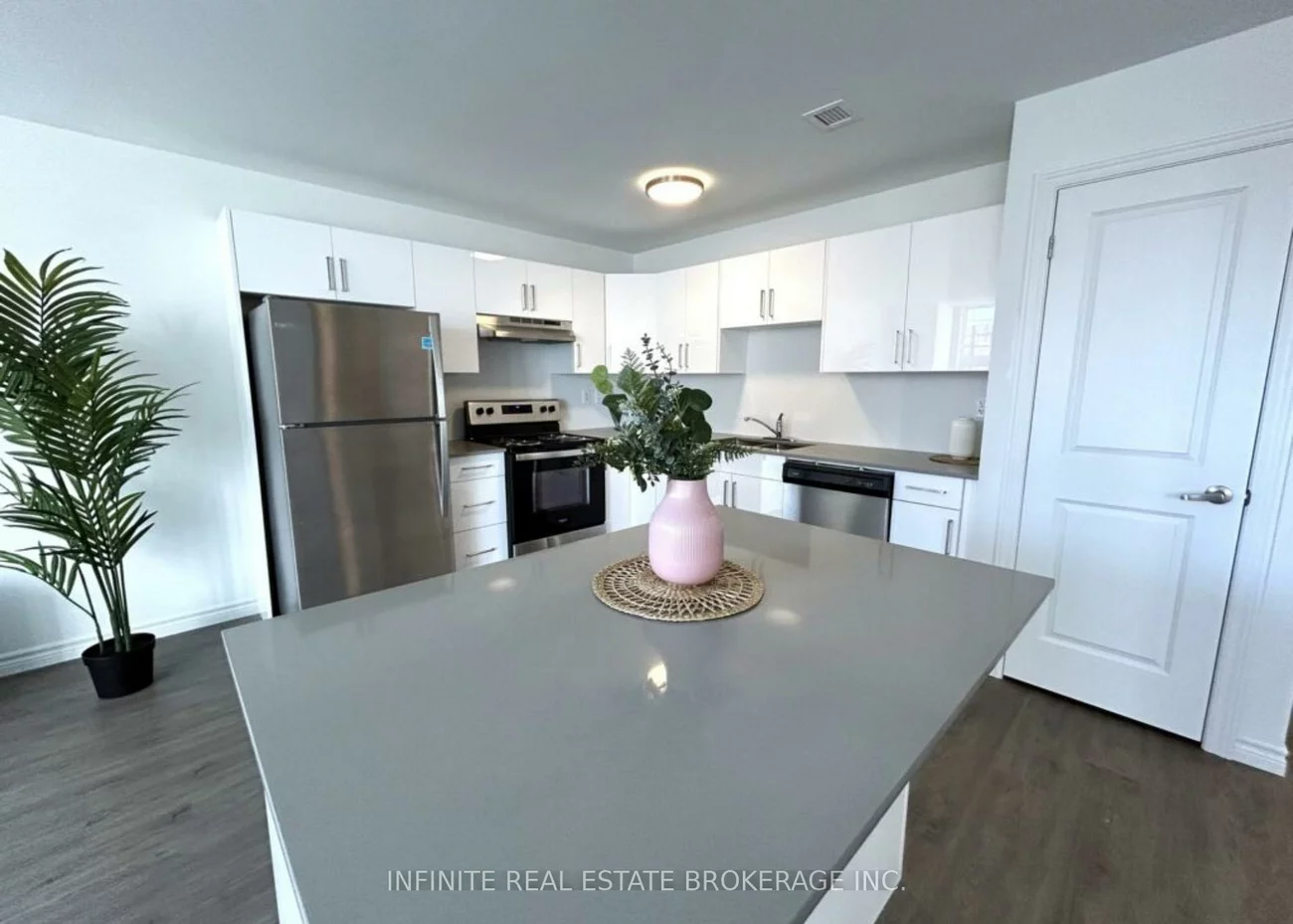 1254, Marlborough, 1003 - CP College Park, Oakville