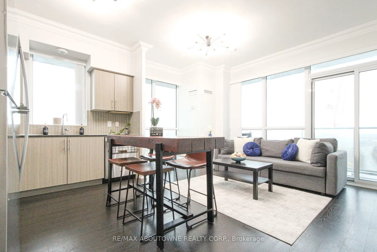 65, Speers, 1002 - CO Central, Oakville