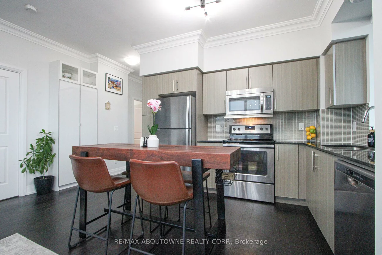 65, Speers, 1002 - CO Central, Oakville