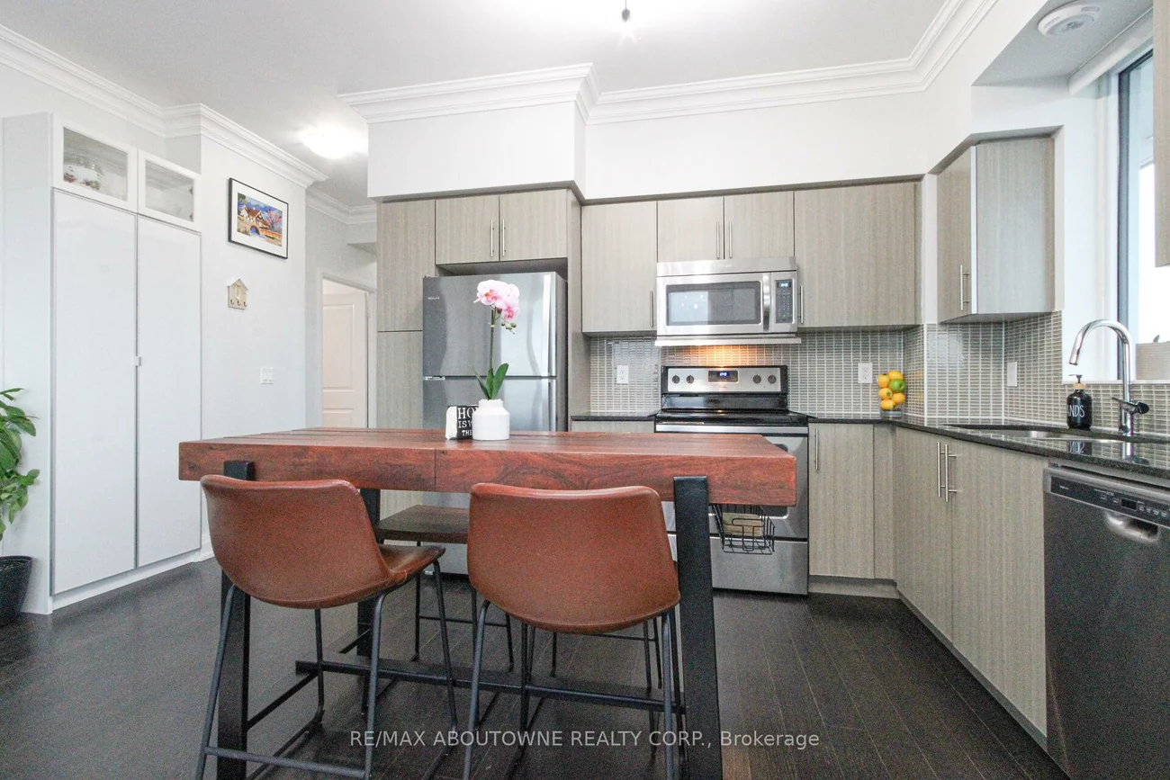 65, Speers, 1002 - CO Central, Oakville