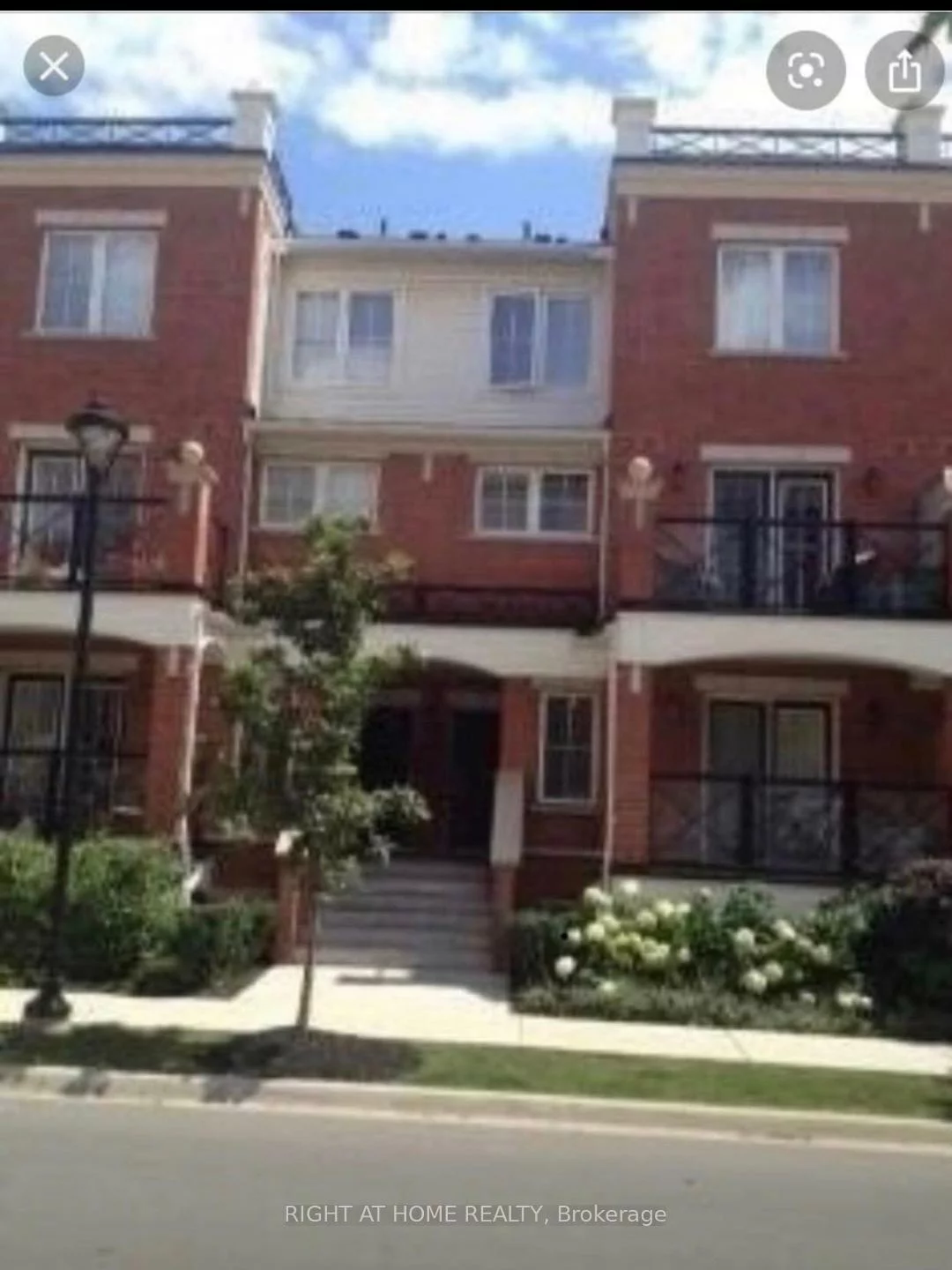 2460, Post, 1015 - RO River Oaks, Oakville