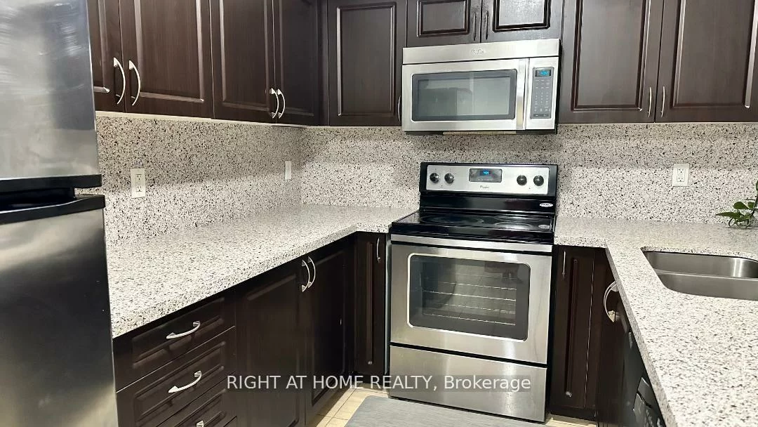 2460, Post, 1015 - RO River Oaks, Oakville