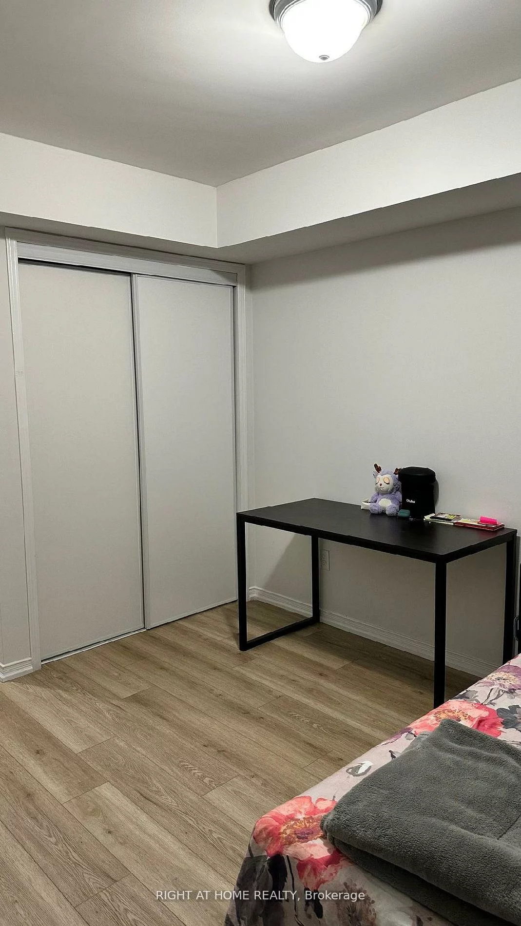 2460, Post, 1015 - RO River Oaks, Oakville