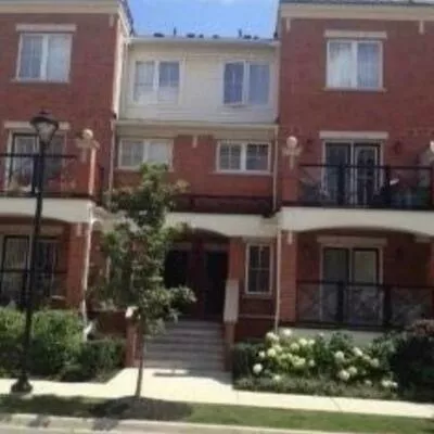 2460, Post, 1015 - RO River Oaks, Oakville
