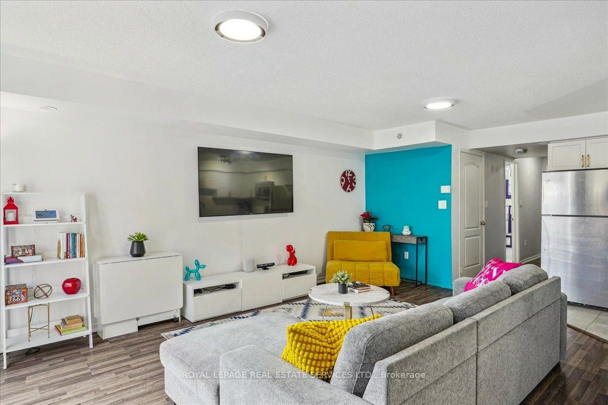 2480, Post, 1015 - RO River Oaks, Oakville