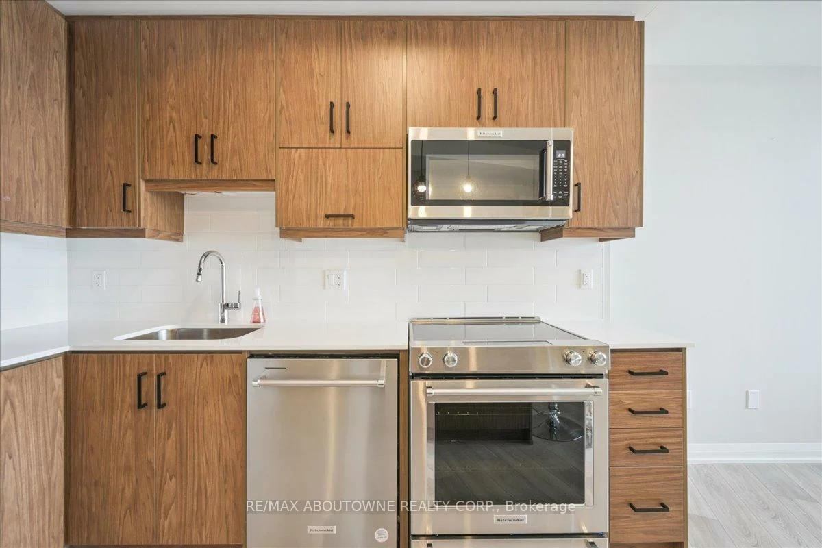 3006, William Cutmore, 1010 - JM Joshua Meadows, Oakville