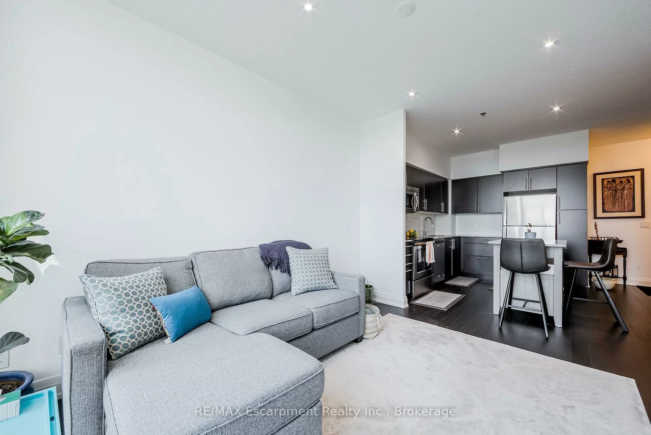 65, Speers, 1002 - CO Central, Oakville