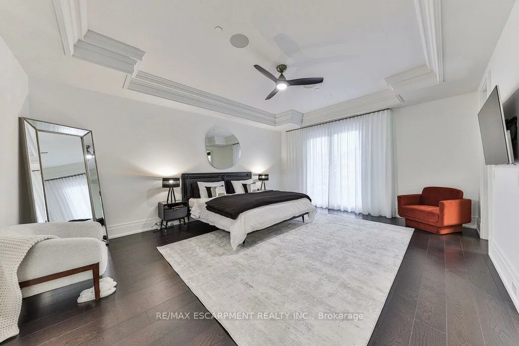 300, Randall, 1013 - OO Old Oakville, Oakville