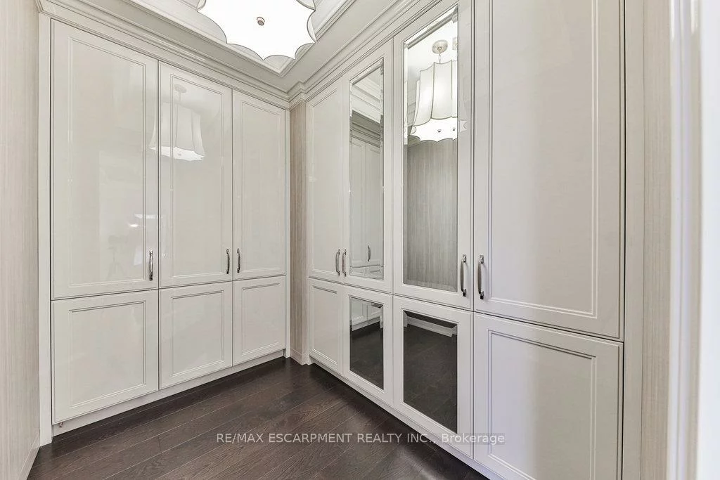 300, Randall, 1013 - OO Old Oakville, Oakville