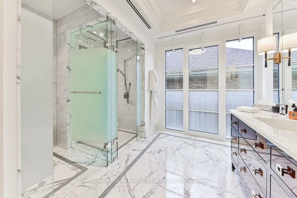 300, Randall, 1013 - OO Old Oakville, Oakville