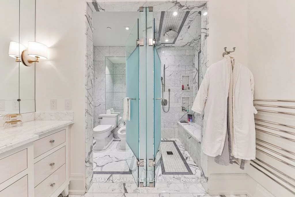 300, Randall, 1013 - OO Old Oakville, Oakville