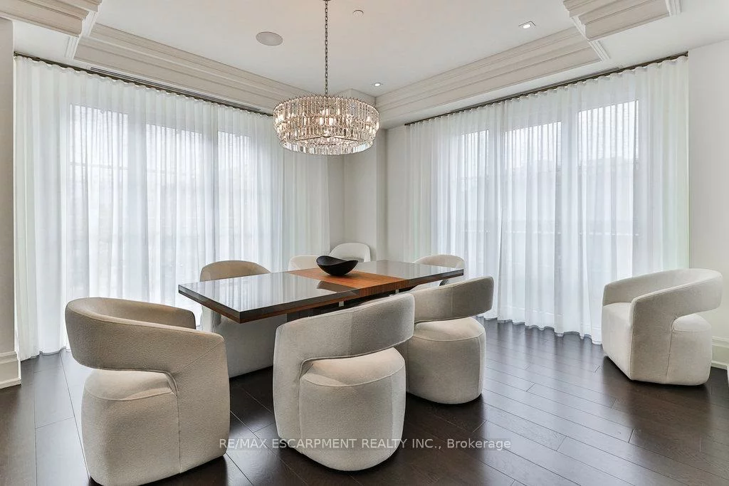 300, Randall, 1013 - OO Old Oakville, Oakville